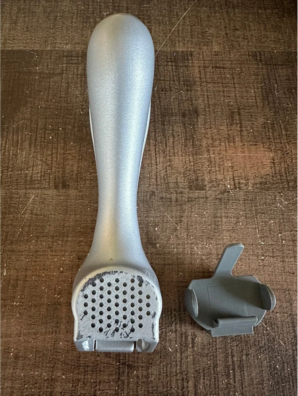 Pampered Chef Garlic Press #2575 w/ Cleaning Tool Box Instructions Vintage